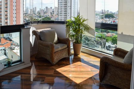 Apartamento à venda com 117m², 4 quartos e 4 vagasVaranda