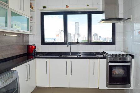 Apartamento à venda com 117m², 4 quartos e 4 vagasCozinha