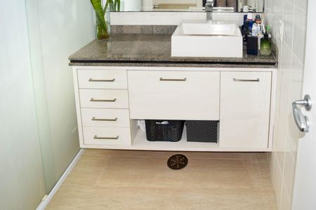 Apartamento à venda com 117m², 4 quartos e 4 vagasBanheiro Suíte 1