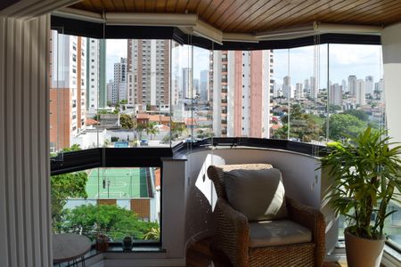 Apartamento à venda com 117m², 4 quartos e 4 vagasVaranda