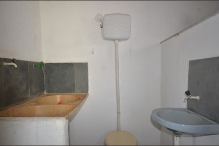 Banheiro de apartamento para alugar com 1 quarto, 30m² em Vila Valqueire, Rio de Janeiro