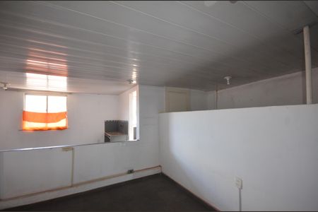 Sala de apartamento para alugar com 1 quarto, 30m² em Vila Valqueire, Rio de Janeiro