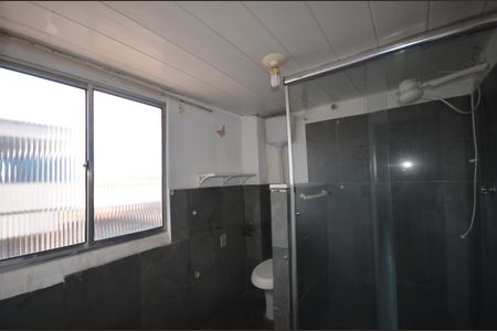 Banheiro de apartamento para alugar com 1 quarto, 30m² em Vila Valqueire, Rio de Janeiro
