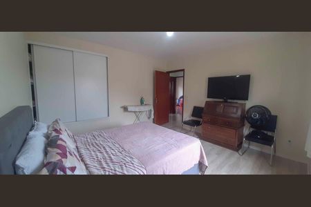 Casa à venda com 210m², 4 quartos e 5 vagas