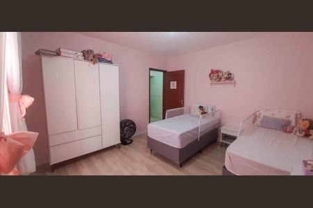 Casa à venda com 210m², 4 quartos e 5 vagas