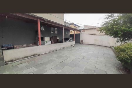 Casa à venda com 210m², 4 quartos e 5 vagas