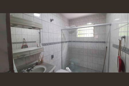 Casa à venda com 210m², 4 quartos e 5 vagas Casa à venda com 210m², 4 quartos e 5 vagasBanheiro Social