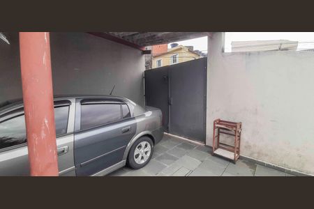 Casa à venda com 210m², 4 quartos e 5 vagas Casa à venda com 210m², 4 quartos e 5 vagasGaragem