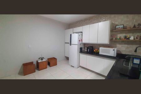 Casa à venda com 210m², 4 quartos e 5 vagas