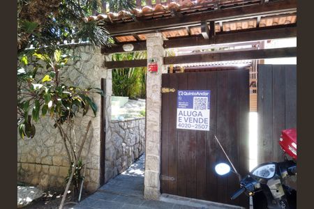 Casa de condomínio para alugar com 290m², 3 quartos e 1 vagaFachada