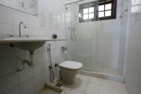 Casa de condomínio para alugar com 290m², 3 quartos e 1 vagaBanheiro da Suíte