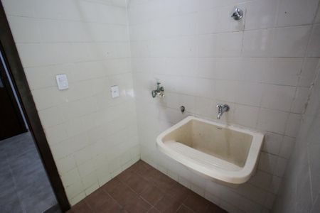 Casa de condomínio para alugar com 290m², 3 quartos e 1 vagaÁrea de Serviço