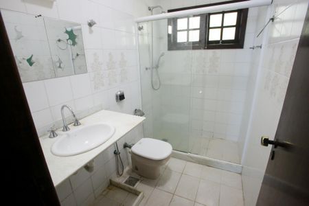 Casa de condomínio para alugar com 290m², 3 quartos e 1 vagaBanheiro da Suíte