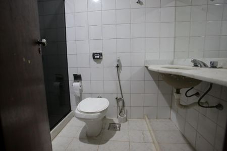 Casa de condomínio para alugar com 290m², 3 quartos e 1 vagaBanheiro Social