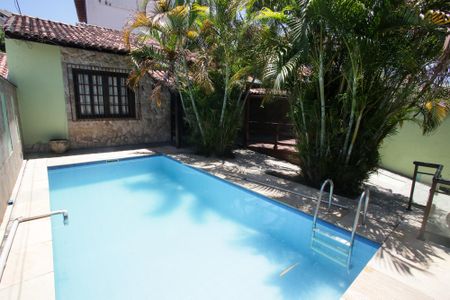 Casa de condomínio para alugar com 290m², 3 quartos e 1 vagaPiscina