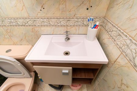 Casa à venda com 260m², 5 quartos e 2 vagasCasa 2 - Banheiro