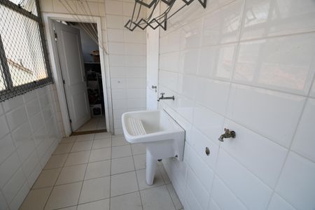 Apartamento para alugar com 122m², 2 quartos e 1 vagaÁrea de Serviço