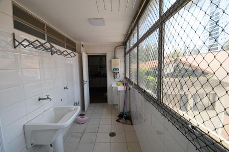 Apartamento para alugar com 122m², 2 quartos e 1 vagaÁrea de Serviço