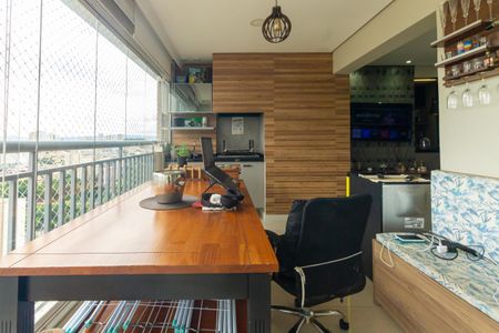 Apartamento à venda com 69m², 2 quartos e 1 vaga Apartamento à venda com 69m², 2 quartos e 1 vagaVaranda gourmet