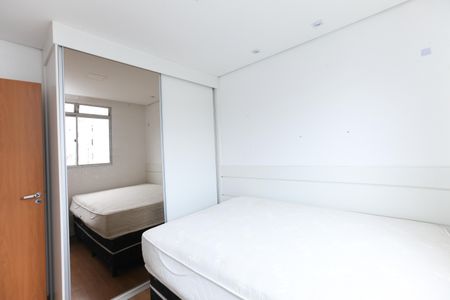 Apartamento para alugar com 2 quartos, 47m² em Califórnia, Contagem