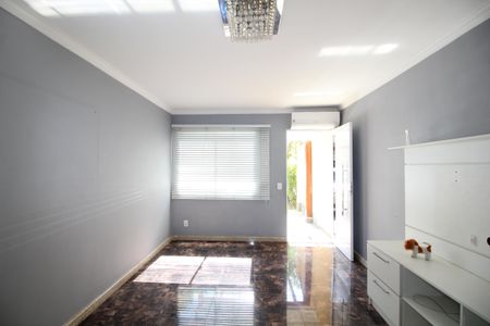 Sala de casa de condomínio à venda com 2 quartos, 90m² em Taquara, Rio de Janeiro