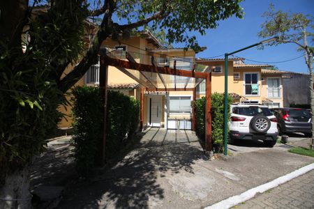 Casa de condomínio à venda com 90m², 2 quartos e 1 vagaFachada