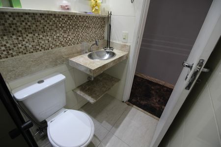 Casa de condomínio à venda com 90m², 2 quartos e 1 vagaBanheiro Social