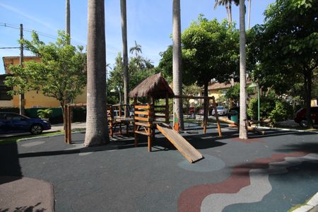 Casa de condomínio à venda com 90m², 2 quartos e 1 vagaÁrea Comum - Playground