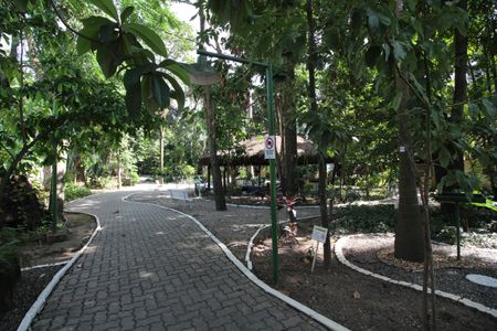 Casa de condomínio à venda com 90m², 2 quartos e 1 vagaÁrea Comum - Bosque