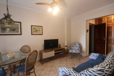 Sala de apartamento para alugar com 2 quartos, 65m² em Jardim Las Palmas, Guarujá