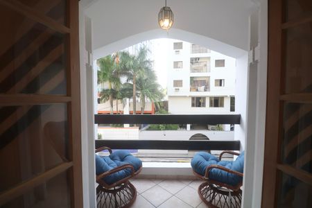 Varanda de apartamento para alugar com 2 quartos, 65m² em Jardim Las Palmas, Guarujá