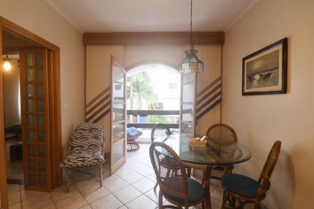 Sala de apartamento para alugar com 2 quartos, 65m² em Jardim Las Palmas, Guarujá