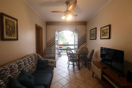 Sala de apartamento para alugar com 2 quartos, 65m² em Jardim Las Palmas, Guarujá