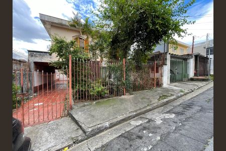Casa à venda com 180m², 4 quartos e 6 vagasFachada