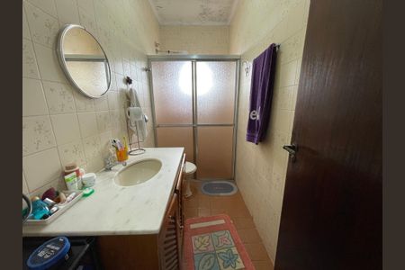 Casa à venda com 180m², 4 quartos e 6 vagasBanheiro 3