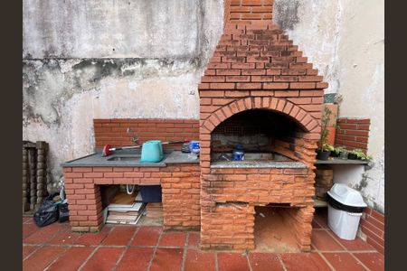 Casa à venda com 180m², 4 quartos e 6 vagasQuintal / Churrasqueira