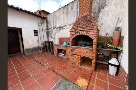 Casa à venda com 180m², 4 quartos e 6 vagasQuintal / Churrasqueira
