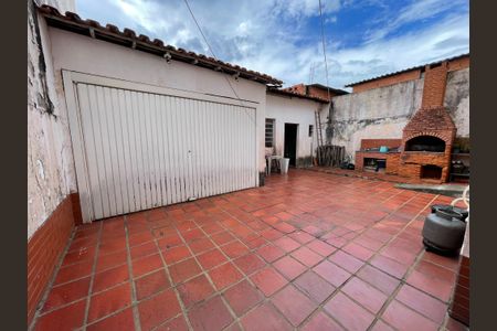 Casa à venda com 180m², 4 quartos e 6 vagasQuintal