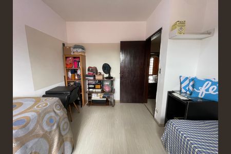 Casa à venda com 180m², 4 quartos e 6 vagasQuarto 2