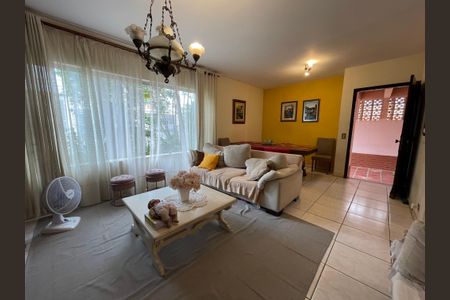 Sala de casa à venda com 5 quartos, 180m² em Vila Lageado, São Paulo