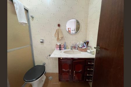 Casa à venda com 180m², 4 quartos e 6 vagasBanheiro 1