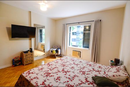 Apartamento à venda com 155m², 3 quartos e 1 vaga Apartamento à venda com 155m², 3 quartos e 1 vagaSuíte