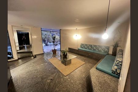 Apartamento à venda com 155m², 3 quartos e 1 vaga Apartamento à venda com 155m², 3 quartos e 1 vagaHall