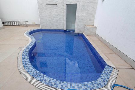 Casa à venda com 268m², 5 quartos e 4 vagasPiscina