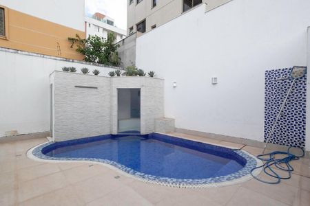 Casa à venda com 268m², 5 quartos e 4 vagasPiscina