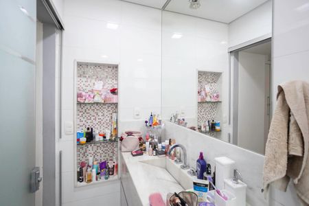 Casa à venda com 268m², 5 quartos e 4 vagasBanheiro da suíte 1