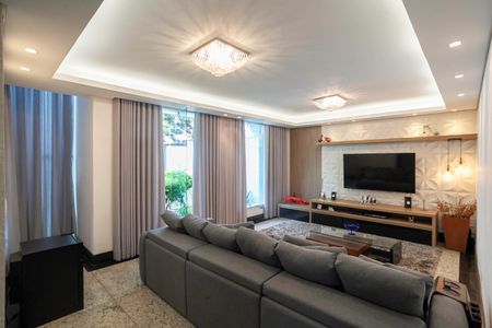 Sala 1 de casa à venda com 5 quartos, 268m² em Castelo, Belo Horizonte