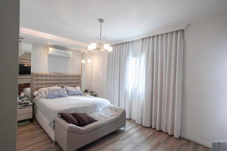 Casa à venda com 268m², 5 quartos e 4 vagasSuíte 2