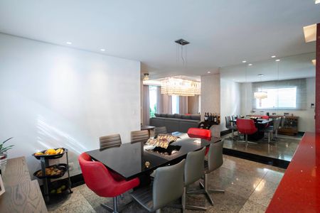 Casa à venda com 268m², 5 quartos e 4 vagasSala 2