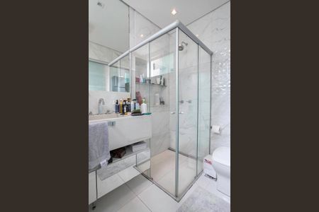 Casa à venda com 268m², 5 quartos e 4 vagasBanheiro da suíte 2